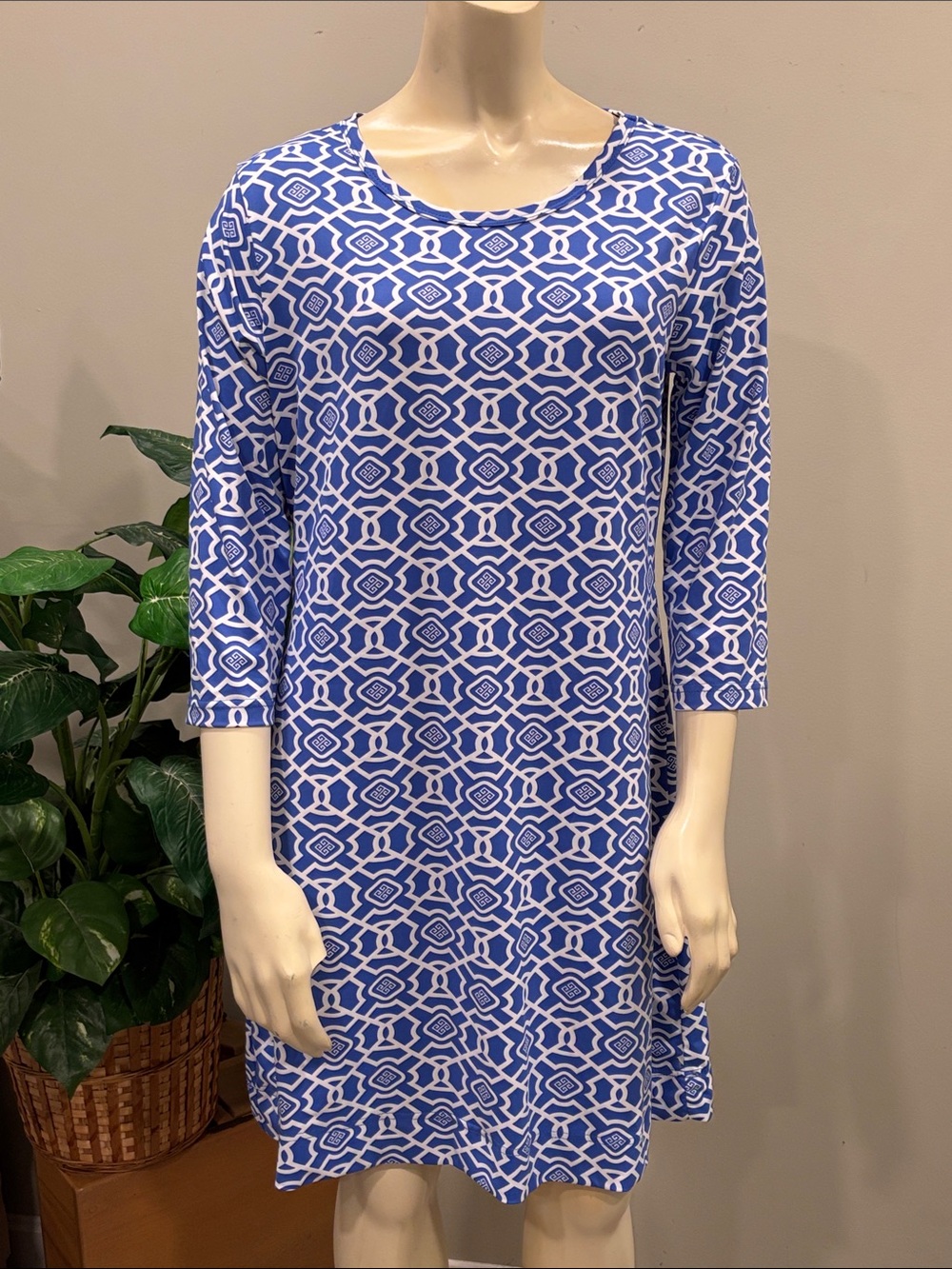 Lulu-B Blue & White Geometric UPF50+ Shift Dress w/ 3/4 Sleeves
